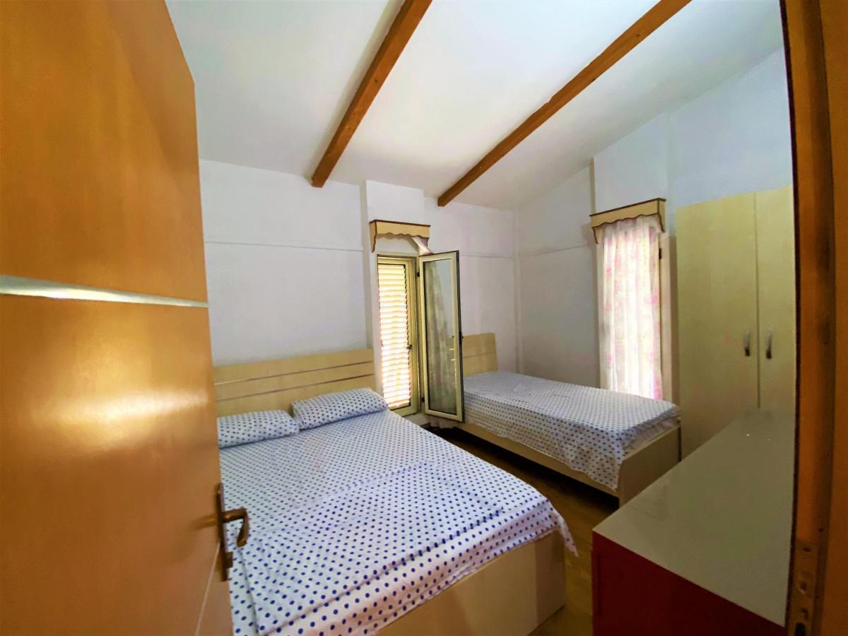 Ramo'S Green Beachside Retreat - Cozy 2 Bedroom Home Vlore Exterior photo