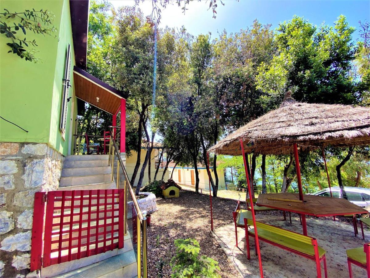 Ramo'S Green Beachside Retreat - Cozy 2 Bedroom Home Vlore Exterior photo