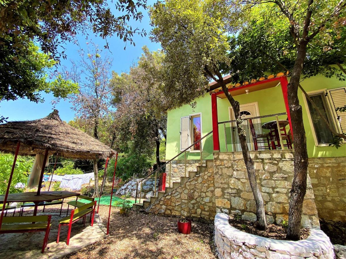 Ramo'S Green Beachside Retreat - Cozy 2 Bedroom Home Vlore Exterior photo